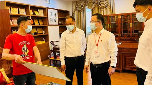 惠安縣委常委、組織部部長(cháng)洪亞清蒞臨百裕集團研發(fā)中心調研指導工作